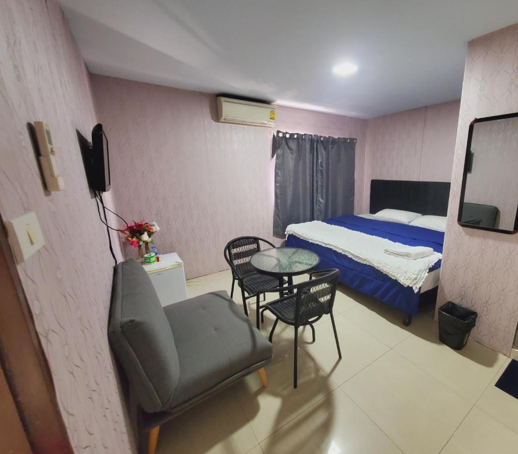 Uno Inn Bangkok Exterior photo